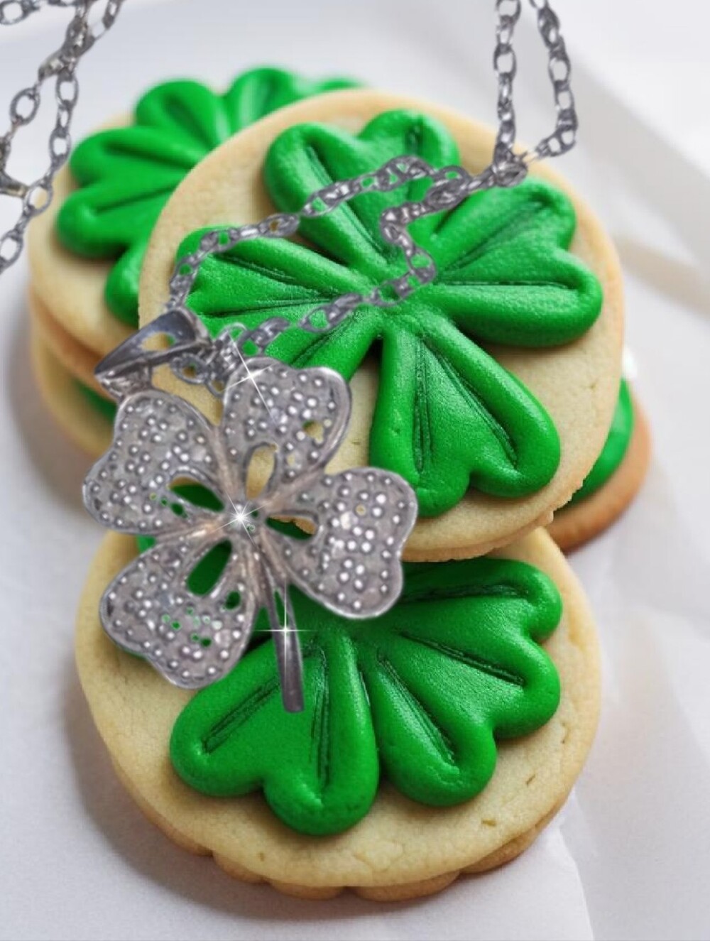 Sterling Silver Clover Leaf Pendant